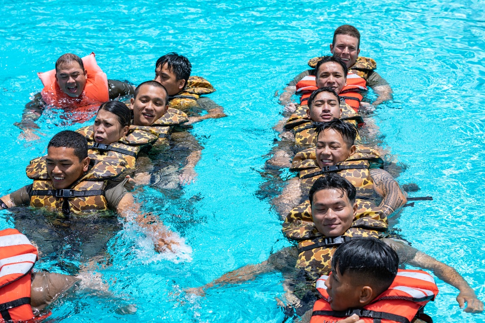 Hawaii Army National Guard MEDEVAC Units Practice Water Survival Training