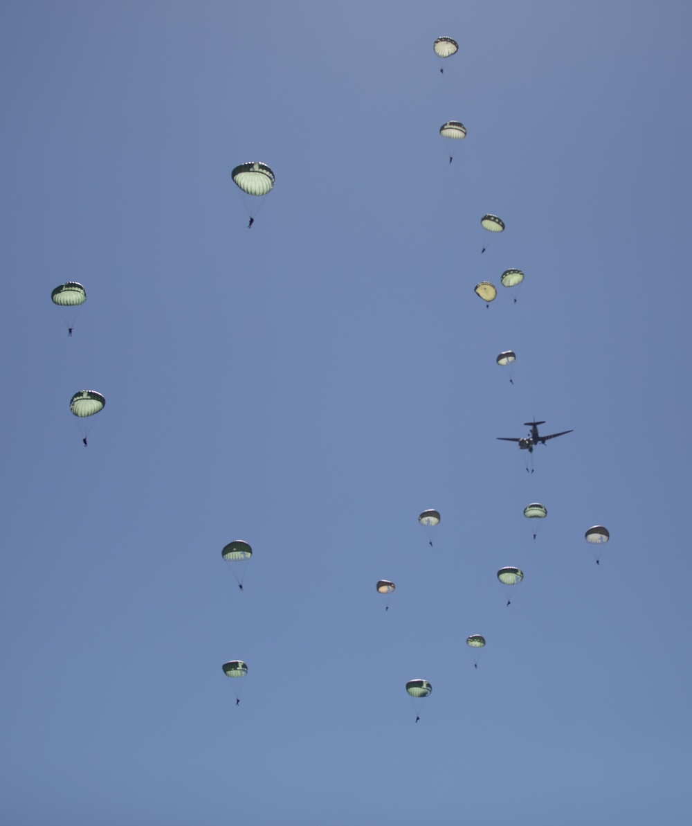 Servicemembers conduct 1,300 strong jump over Normandy to celebrate D-Day 80