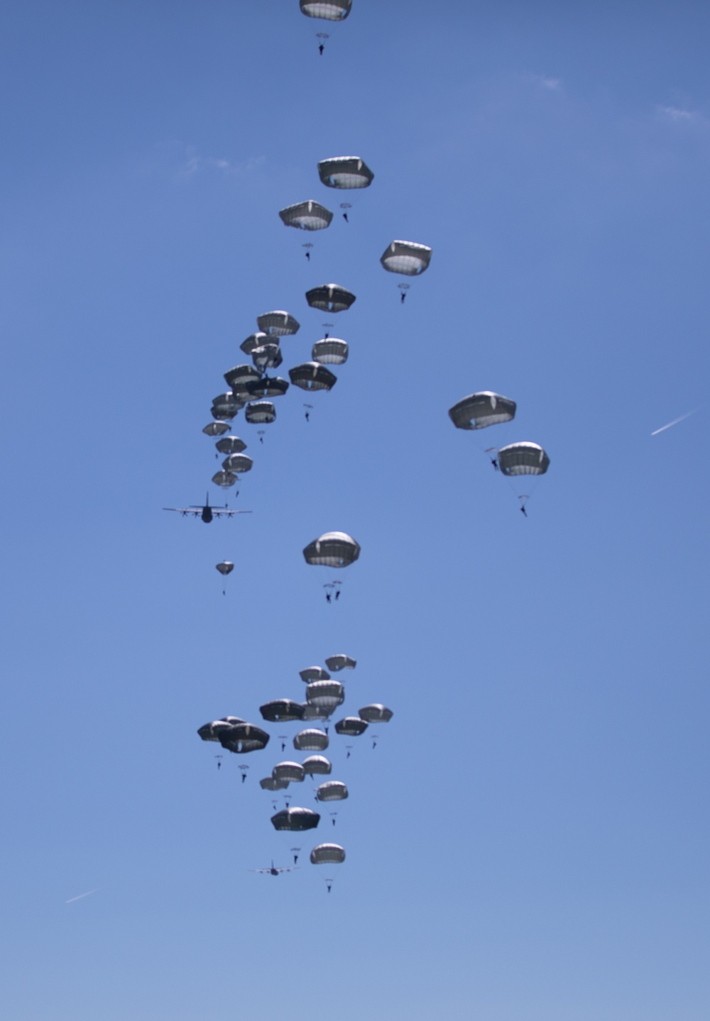 Servicemembers conduct 1,300 strong jump over Normandy to celebrate D-Day 80