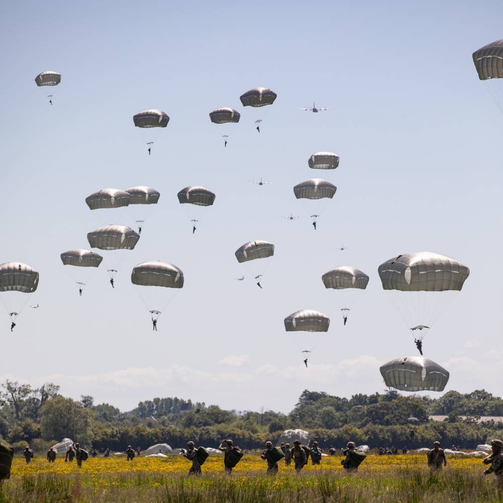 1300 paratroopers jump into Normandy for D-Dy 80