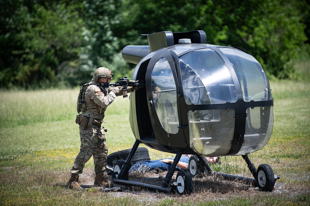 193rd SOSFS conduct base defense training during IK24