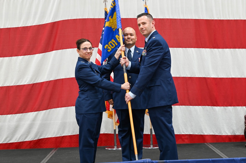 301st Aircraft Maintenance Squadron welcomes new commander