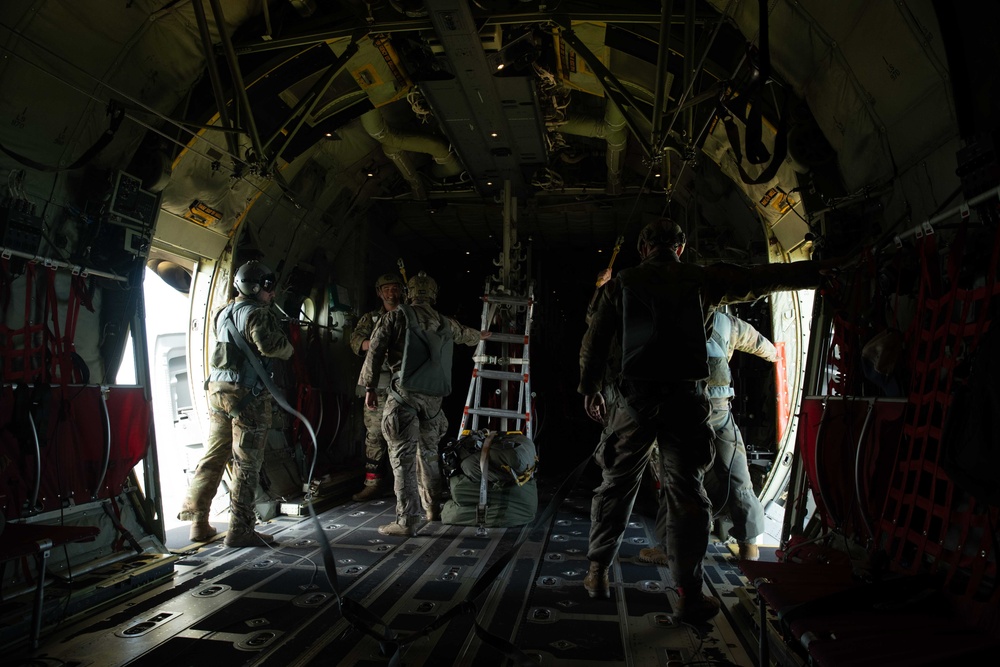 1300 service members conduct jump over Normandy to celebrate D-Day 80