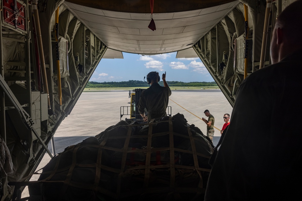 U.S. Marines with VMFA-312 arrive at MCAS Beaufort