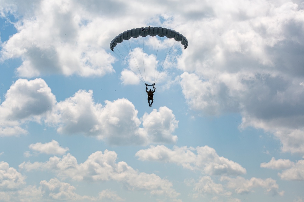 4th Reconnaissance Battalion conduct military freefalls during BALTOPS 24