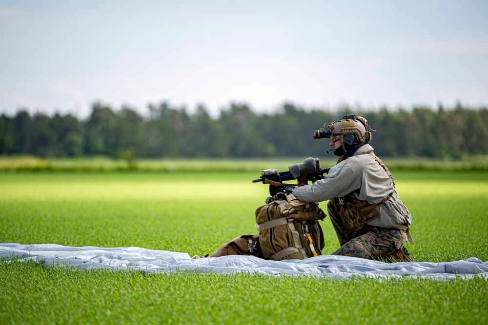 4th Reconnaissance Battalion conduct military freefalls during BALTOPS 24