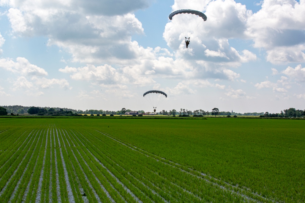 4th Reconnaissance Battalion conduct military freefalls during BALTOPS 24