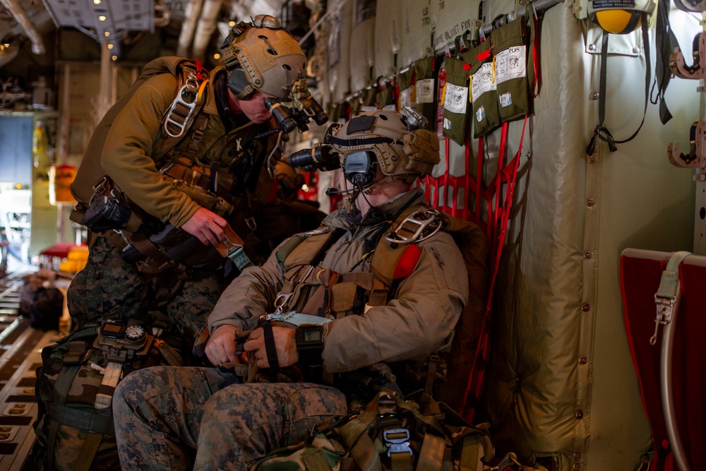 4th Reconnaissance Battalion conduct military freefalls during BALTOPS 24