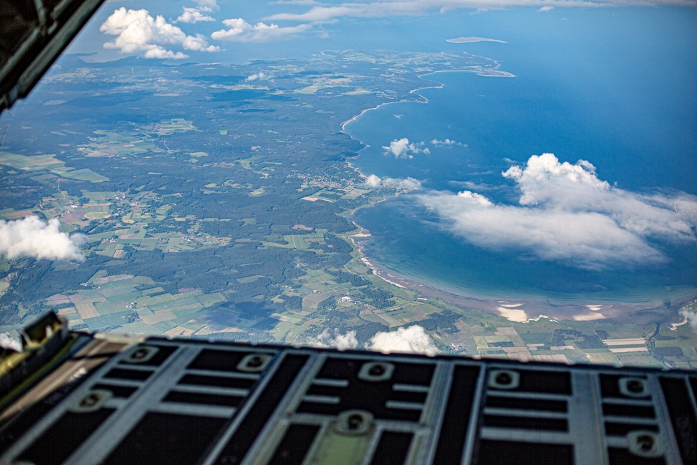 4th Reconnaissance Battalion conduct military freefalls during BALTOPS 24