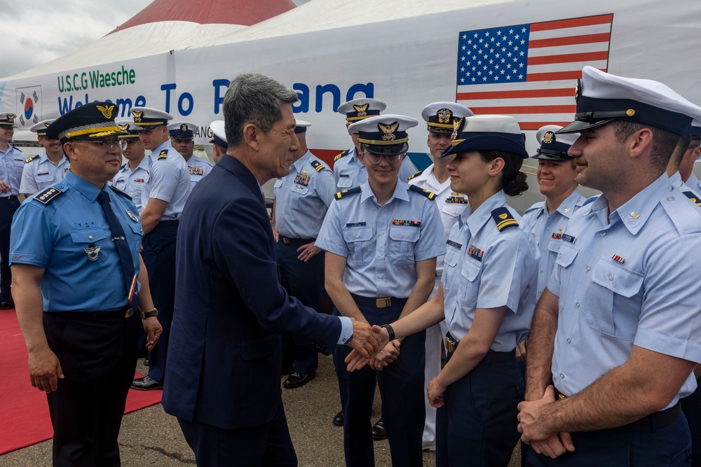 Pohang welcomes USCGC Waesche