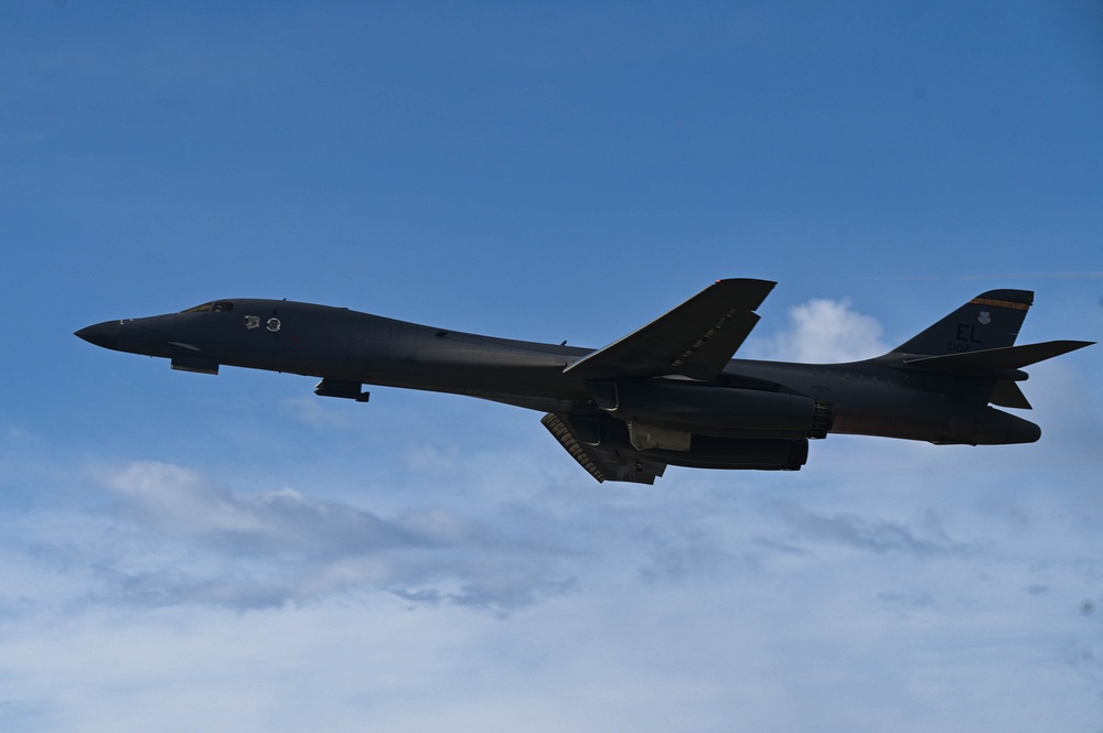 DVIDS - Images - A 37th Expeditionary Bomb Squadron B-1B Lancer Takes ...