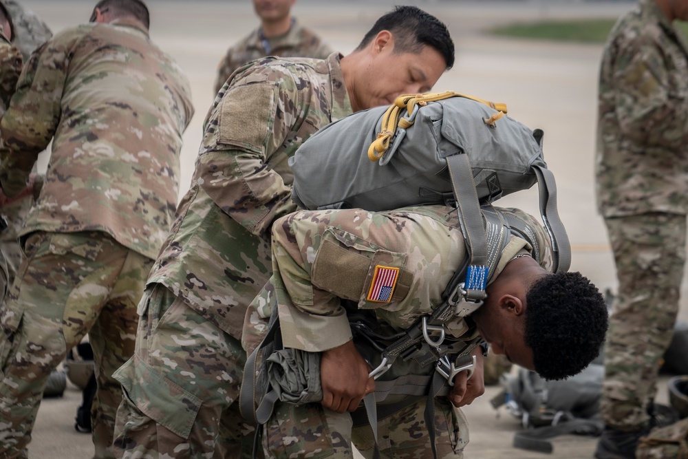 U.S. Special Operations Command-Korea maintains proficiency, commemorates heritage during routine training