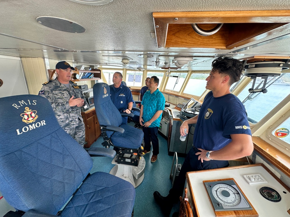 Micronesian Islands Forum Visits Op Irensia