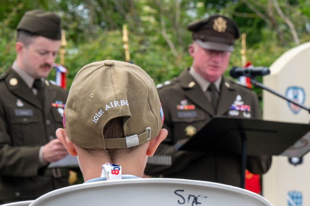 Members of the 101st Airborne Division honor fallen service members