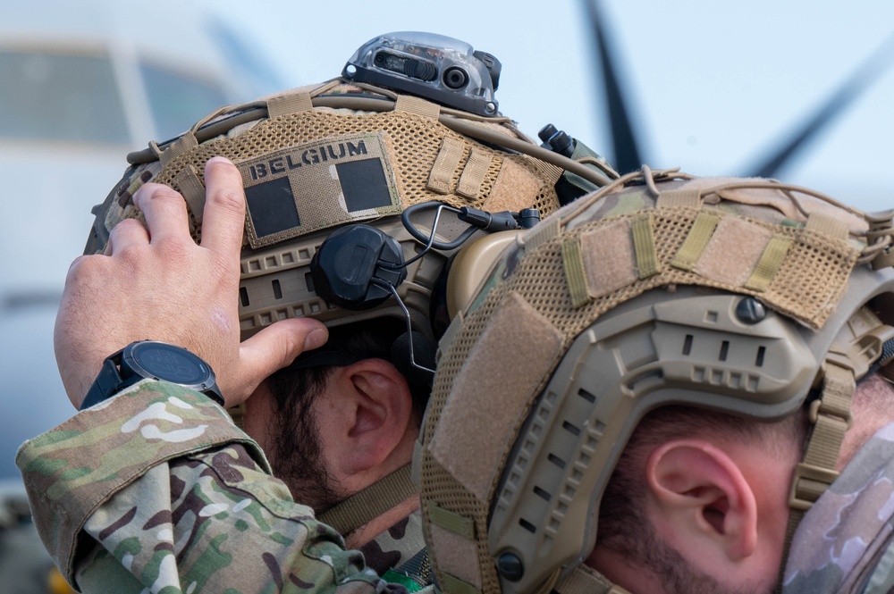 Members of the 101st Airborne Division honor fallen service members