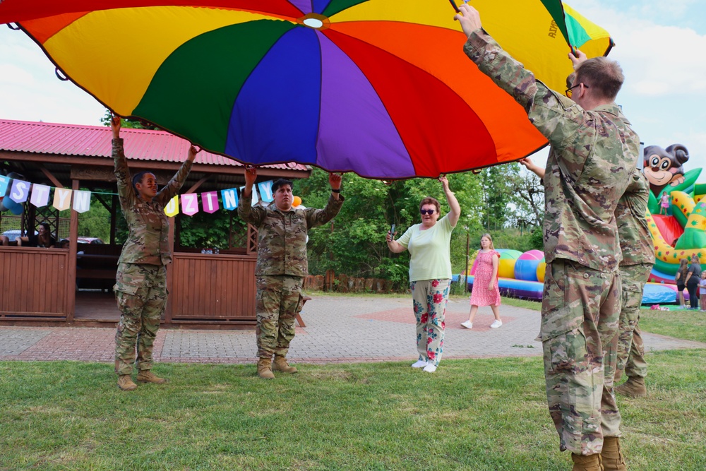 Bravo Co., 2-12 Cav. Regt. attends Polish children's day event