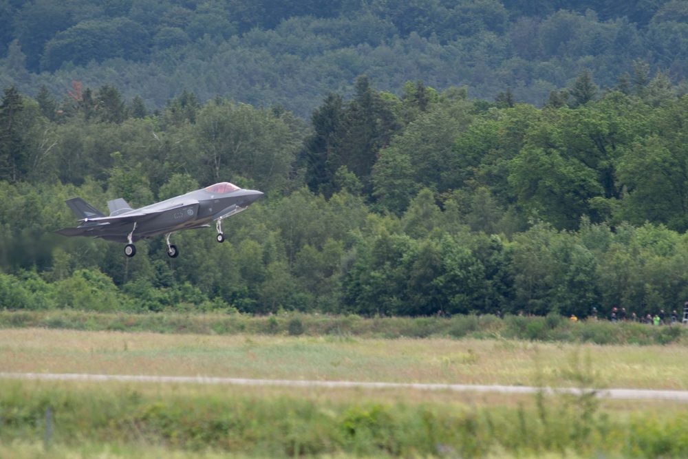 USAFE hosts first-ever basic fighter maneuver exercise at Ramstein