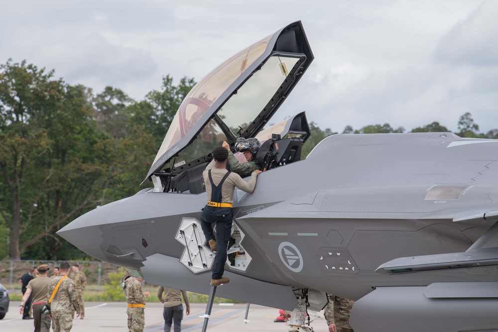 USAFE hosts first-ever basic fighter maneuver exercise at Ramstein