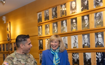 Dr. Deborah Birx visit to WRAIR