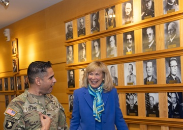 Dr. Deborah Birx visit to WRAIR