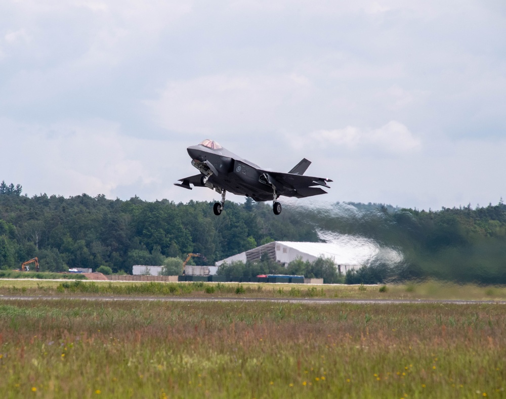 USAFE hosts first-ever basic fighter maneuver exercise at Ramstein