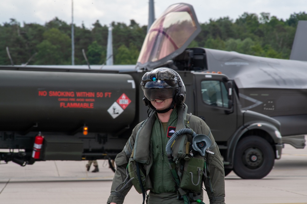 USAFE hosts first-ever basic fighter maneuver exercise at Ramstein