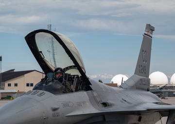 Air Guard Director, Former Colorado Adjutant General Takes Final Flight