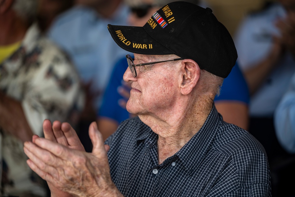 BMT recognized WW II Veterans