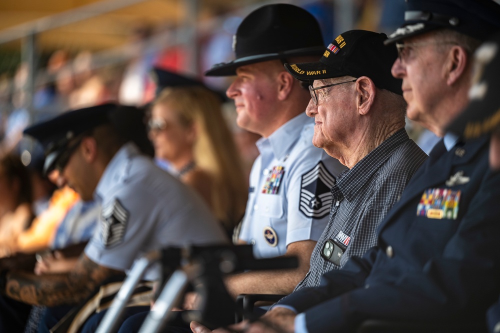 BMT recognized WW II Veterans