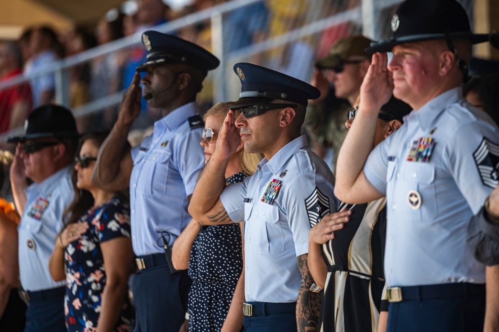 BMT recognized WW II Veterans