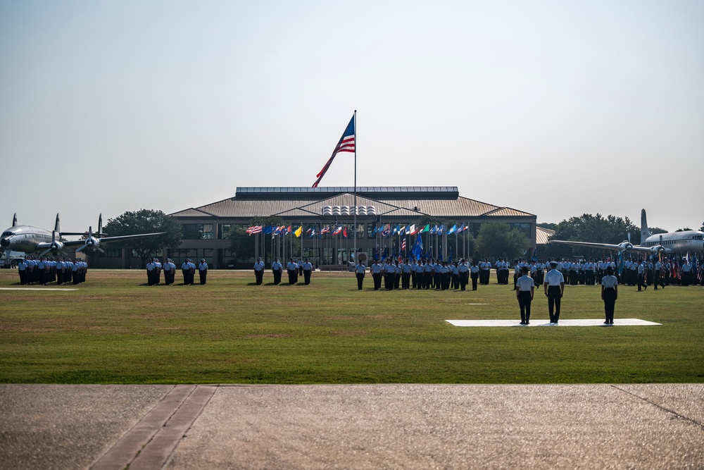 BMT recognized WW II Veterans