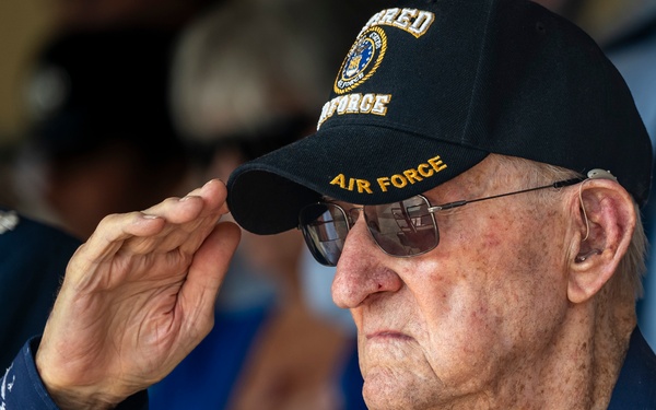 BMT recognized WW II Veterans