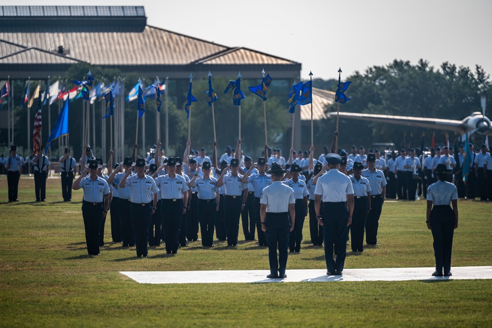 BMT recognized WW II Veterans