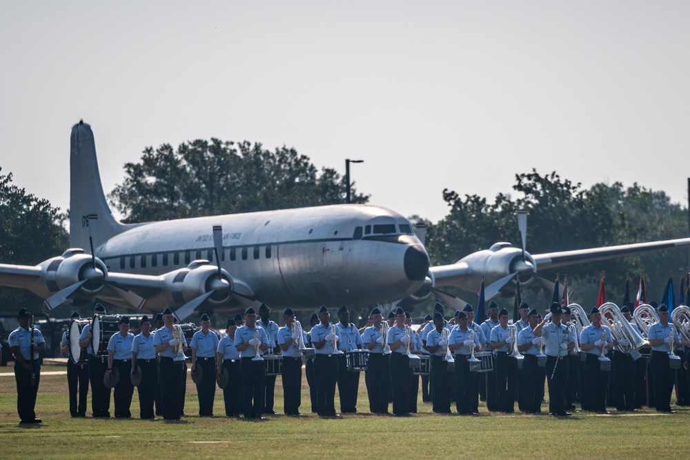 BMT recognized WW II Veterans