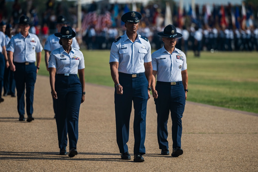 BMT recognized WW II Veterans