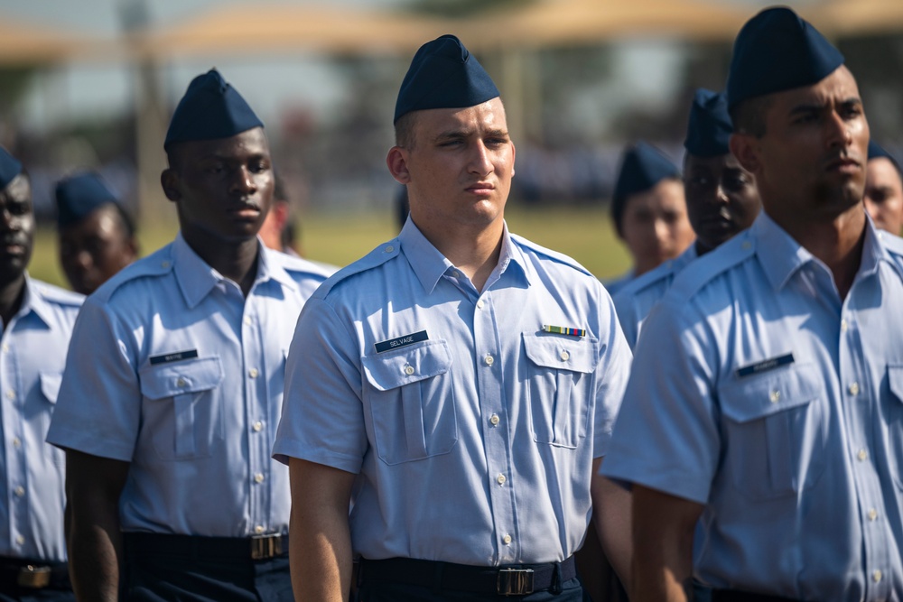 BMT recognized WW II Veterans