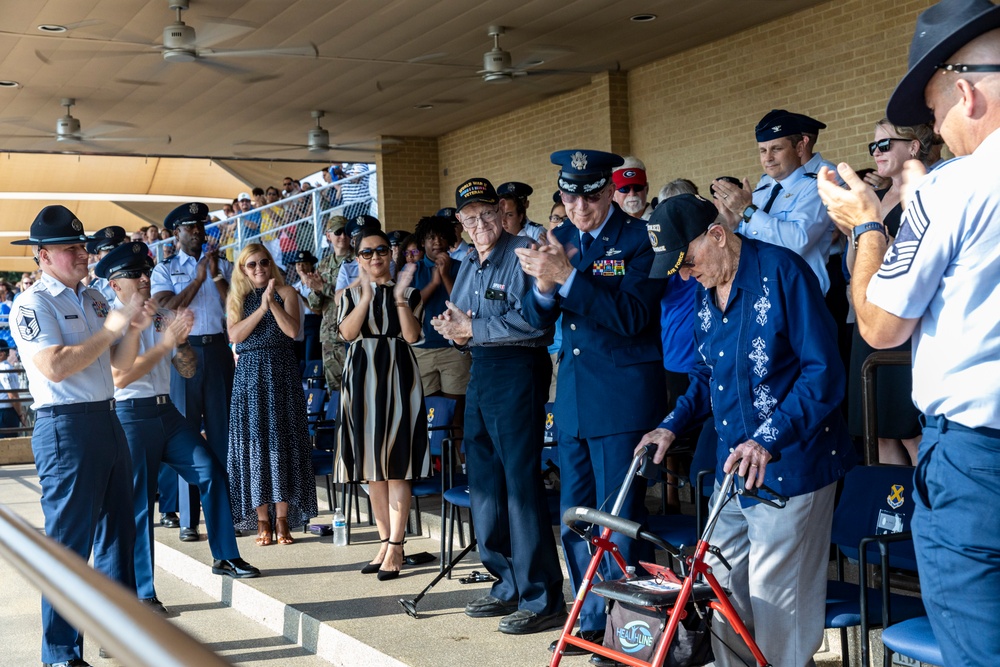 BMT recognized WW II Veterans