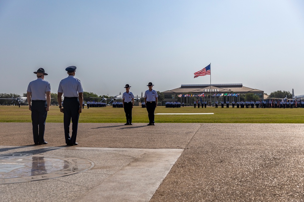 BMT recognized WW II Veterans