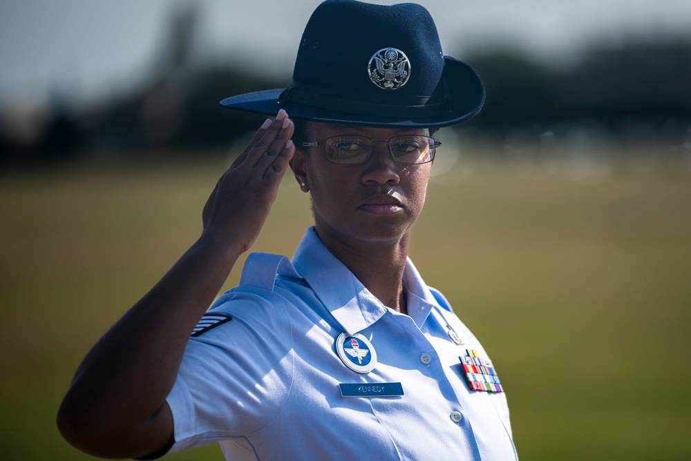 BMT recognized WW II Veterans