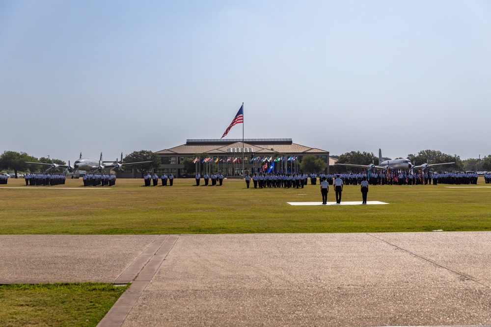 BMT recognized WW II Veterans