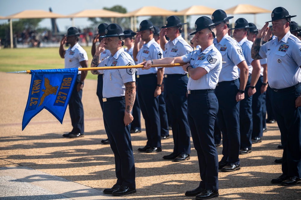 BMT recognized WW II Veterans