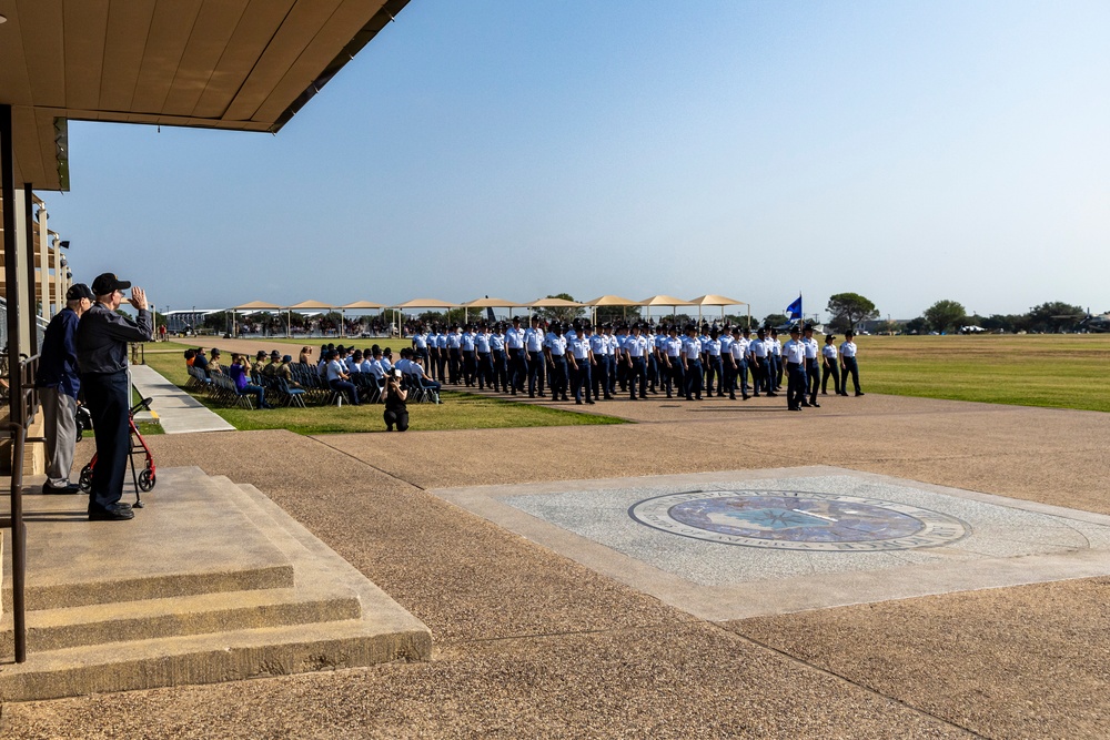 BMT recognized WW II Veterans