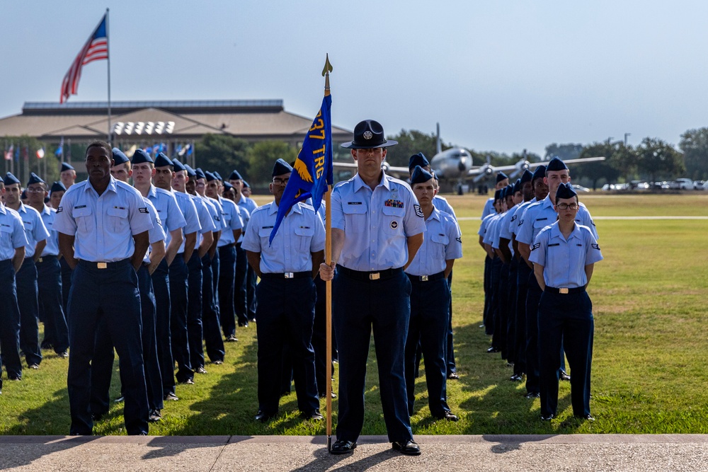 BMT recognized WW II Veterans