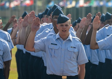 BMT recognized WW II Veterans