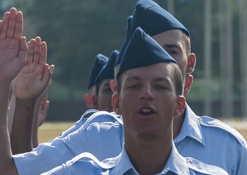 BMT recognized WW II Veterans