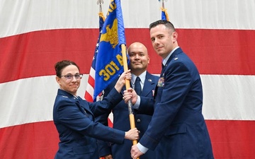 301st Aircraft Maintenance Squadron Welcomes New Commander