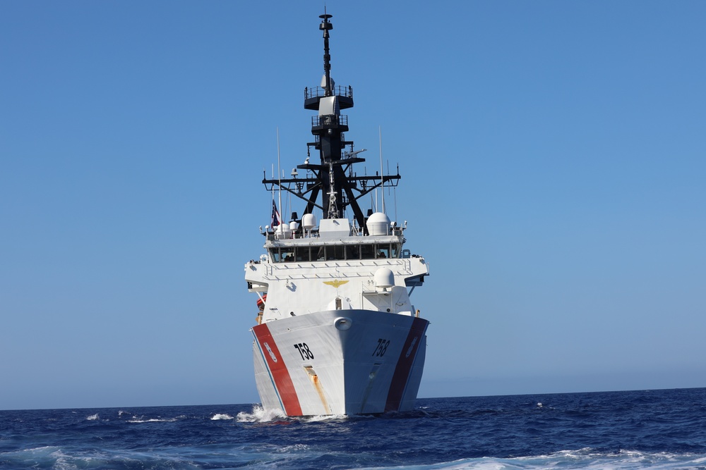 US Coast Guard operates alongside Royal Canadian navy in the Atlantic Ocean