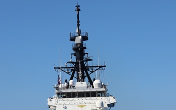 US Coast Guard operates alongside Royal Canadian navy in the Atlantic Ocean