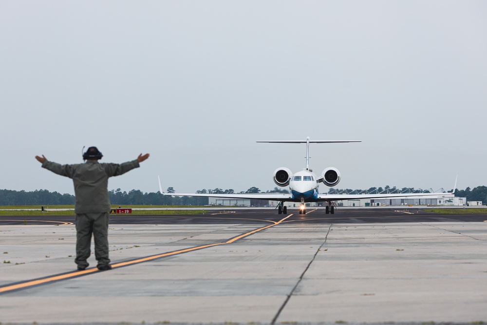 CMC arrives at MCAS New River