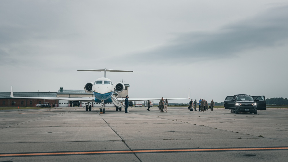 DVIDS - Images - CMC arrives at MCAS New River [Image 5 of 5]